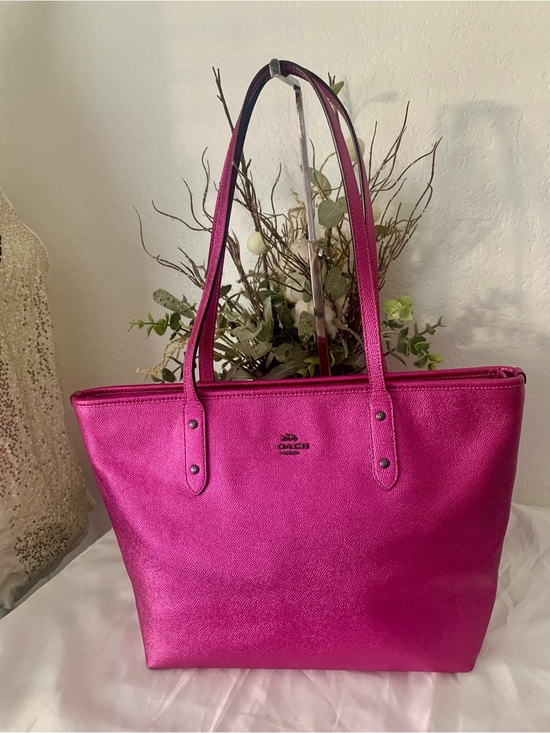 Coach Handbags - RARE Coach Metallic Fuchsia  City Tote with HARD TO FIND
